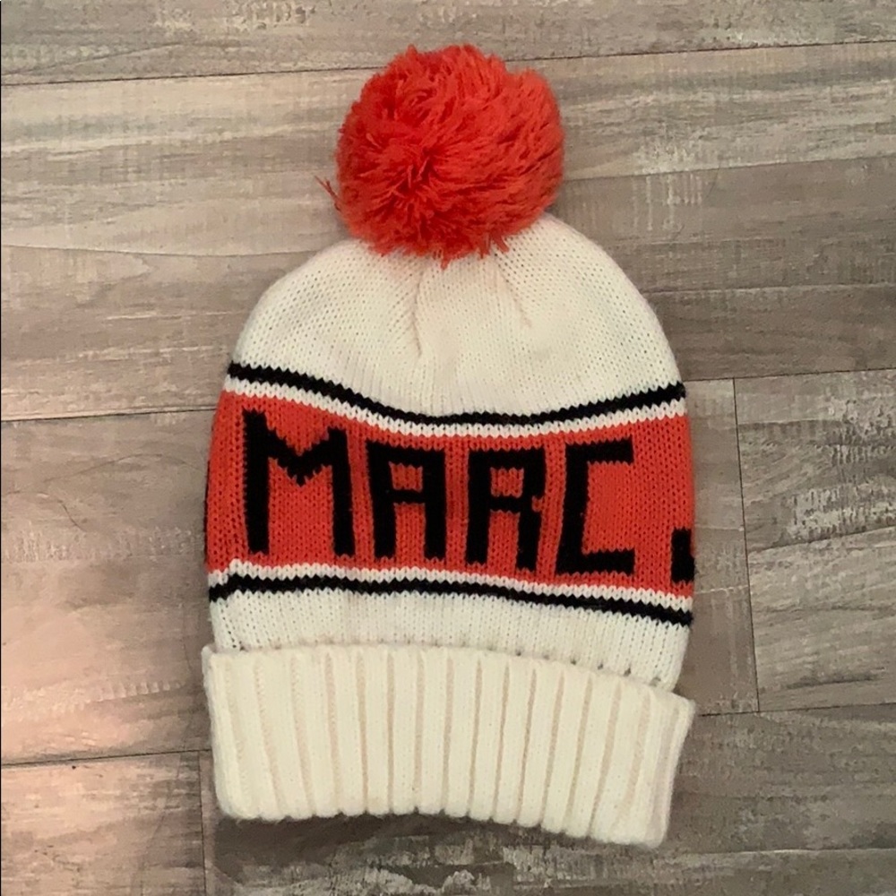 Marc Jacobs Pom Pom beanie